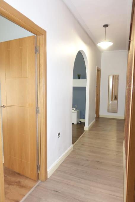 פונפרדה Antolin Yellow Door מראה חיצוני תמונה